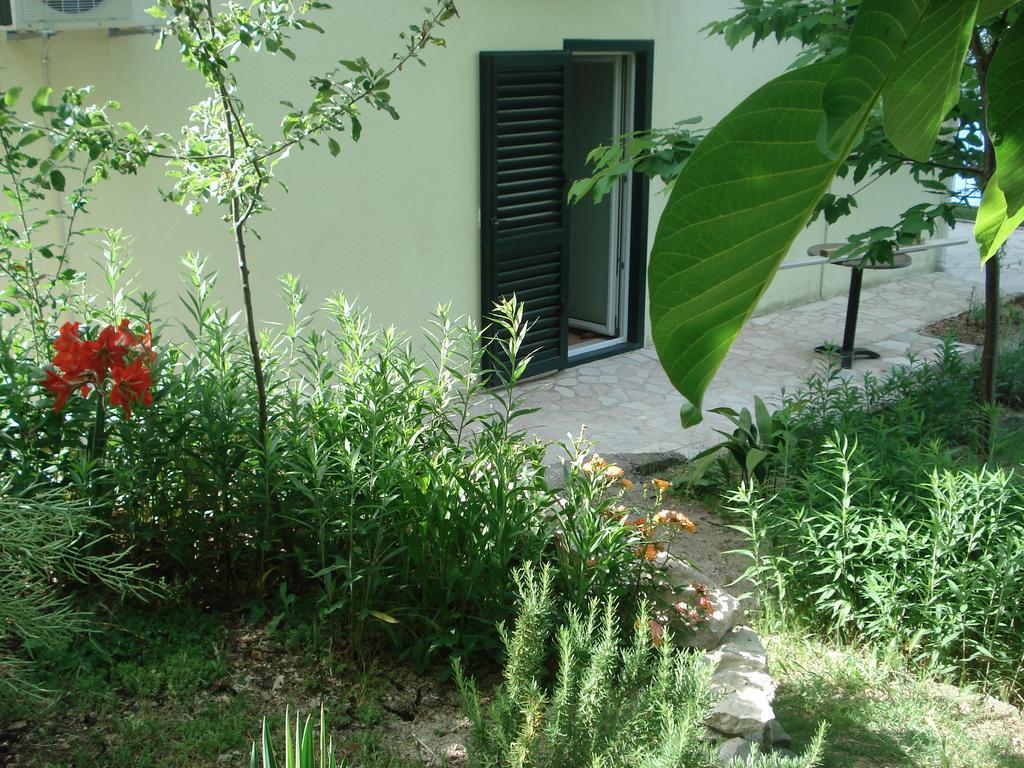 Apartments Smiljana Omiš Екстериор снимка