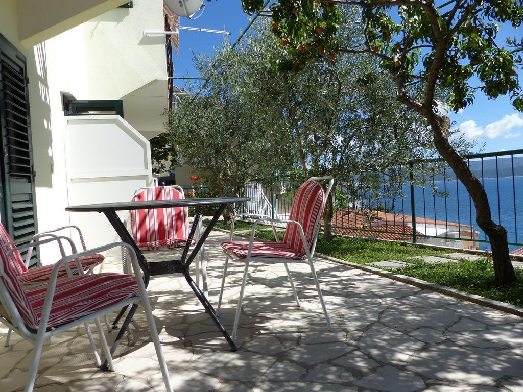 Apartments Smiljana Omiš Екстериор снимка
