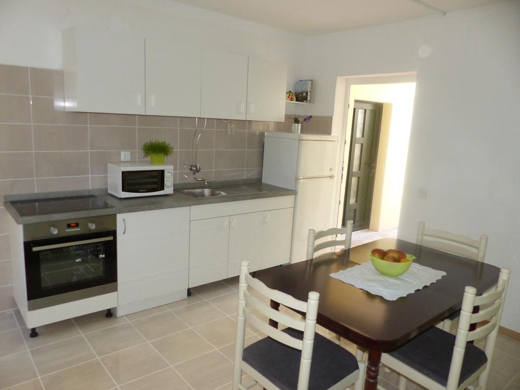 Apartments Smiljana Omiš Екстериор снимка