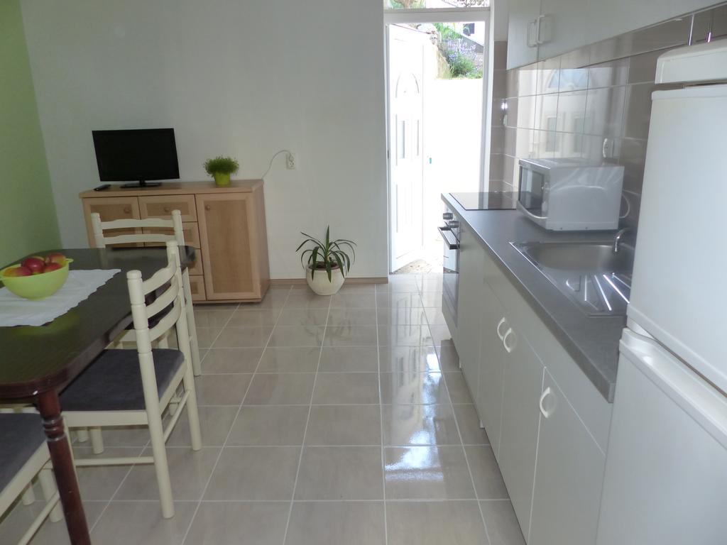 Apartments Smiljana Omiš Екстериор снимка