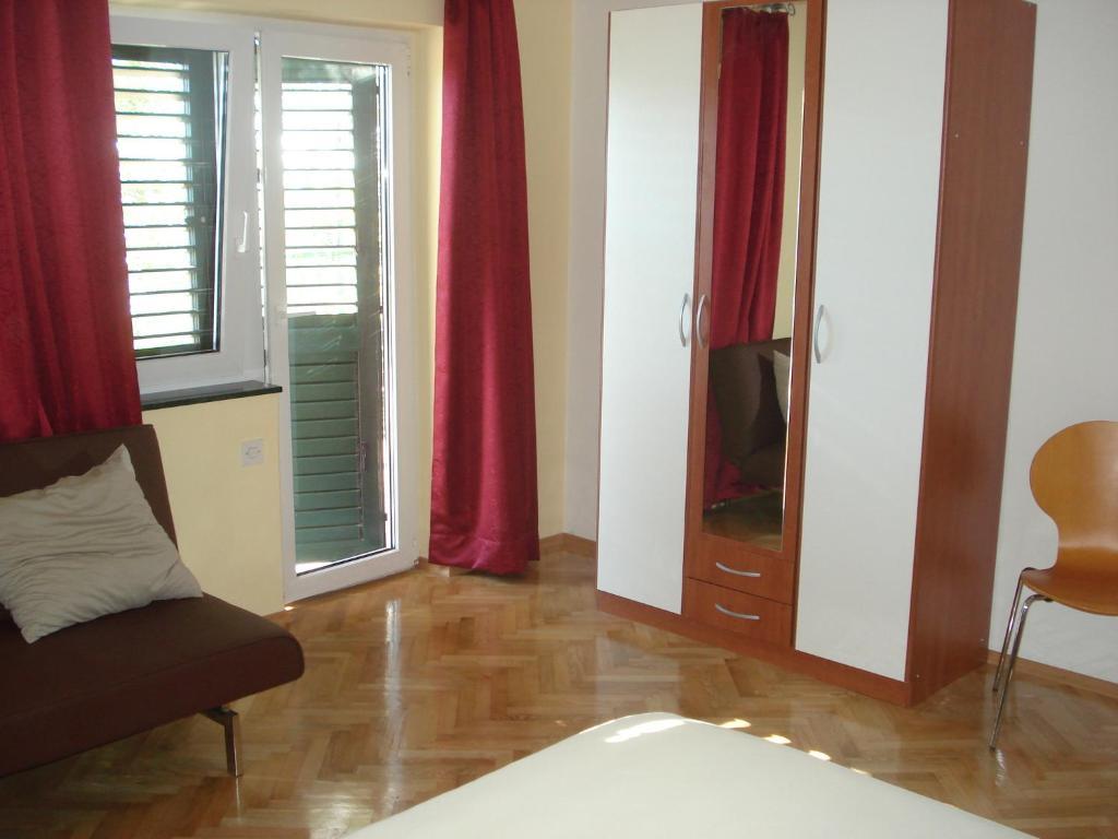 Apartments Smiljana Omiš Екстериор снимка