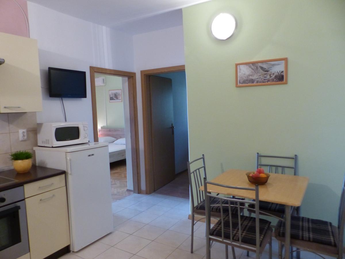 Apartments Smiljana Omiš Екстериор снимка